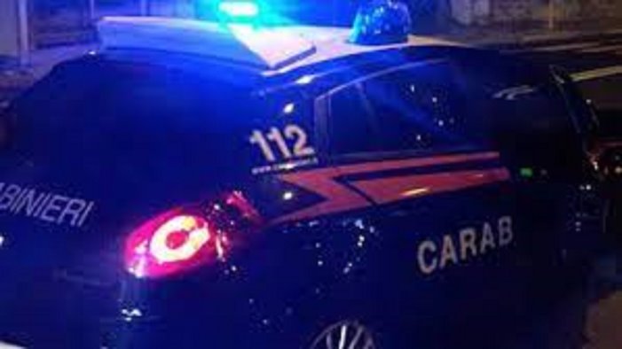 fa irruzione a casa della suocera e aggredisce la sua ex moglie arrestato