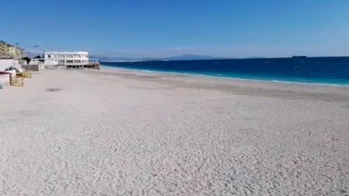 spiagge a salerno cammarota bando per secchielli e palette nessun servizio