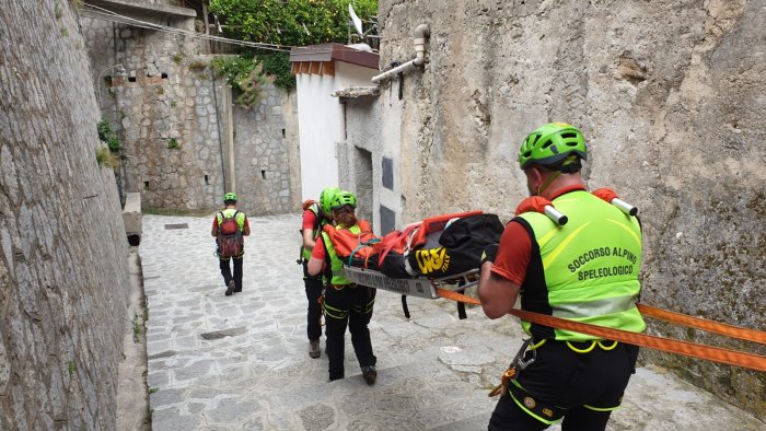 turista inglese si ferisce durante un escursione salvata