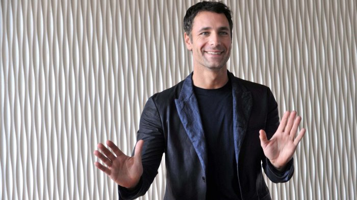 raoul bova accanto a terence hill in don matteo successo lungo 21 anni