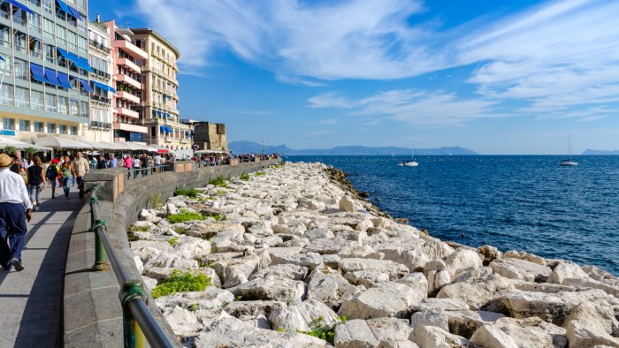 meteo napoli domani torna il sole e il caldo