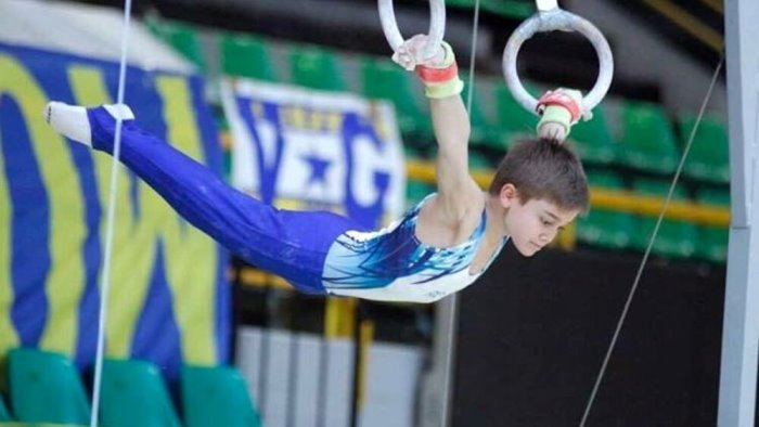 castellammare di stabia gabriel russo vince l oro ai campionati di ginnastica