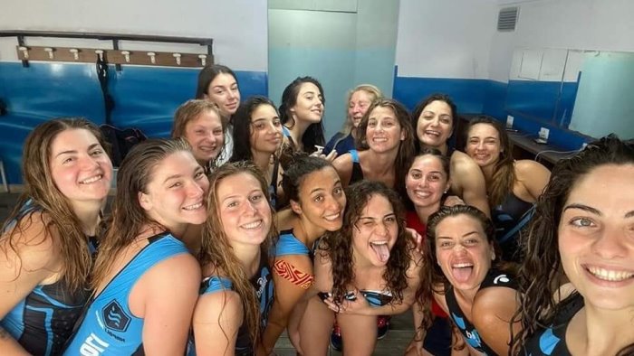 pallanuoto a2 femminile napoli supera il brizz nuoto e vola in finale play off