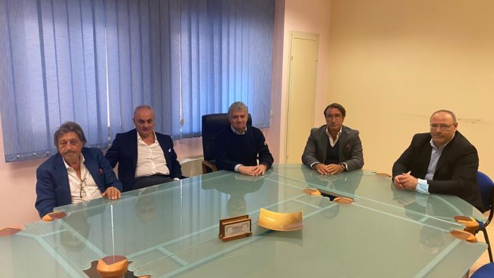 il consigliere regionale nunzio carpentieri in visita all ospedale di sarno