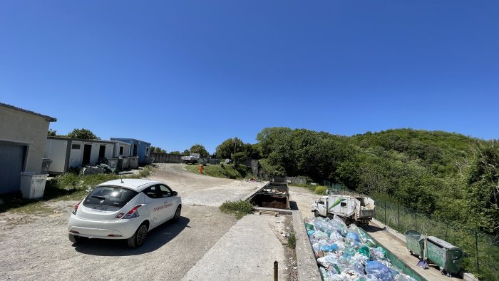 percolato nel terreno all isola ecologica di ispani sequestrato lo scarico