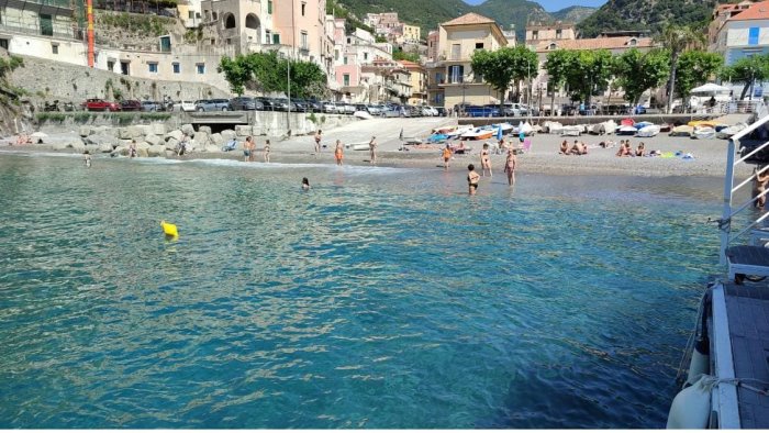 mare pulito a minori valori nella norma le acque tornano balneabili