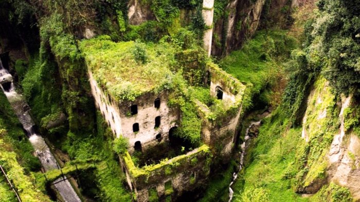 vallone dei mulini a sorrento il 21 giugno seconda udienza a torre annunziata