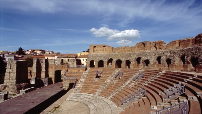 teatro romano apertura serale con un tributo a pino daniele