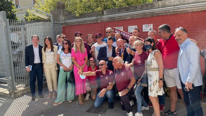 salernitana commozione al vestuti scoperte le targhe per de maio e somma