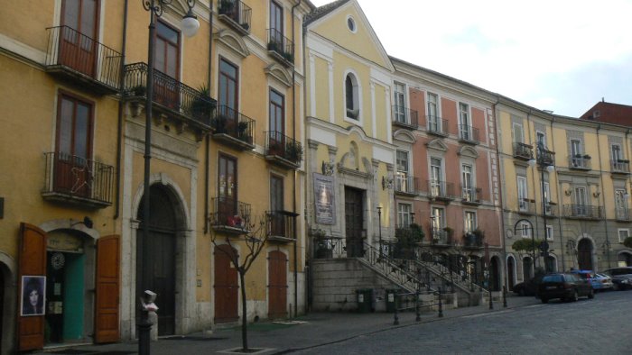 corso umberto e piazza castello i commercianti fanno rete per il rilancio