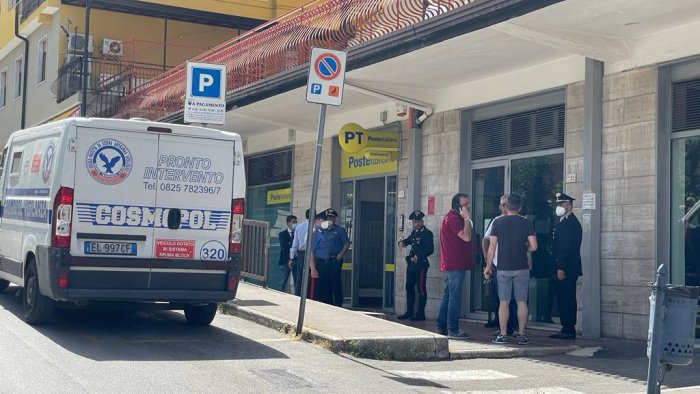 assalto armato al portavalori paura alle poste di solofra