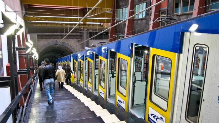 uomo morto funicolare chiusa choc nella stazione di piazzetta augusteo