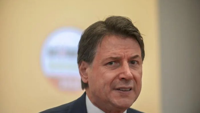 conte indegno provare a rimuovere il reddito di cittadinanza