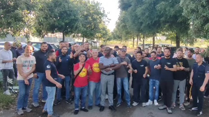 acerra iscritto fiom discriminato per il colore della pelle sit in di protesta