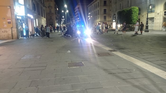 avellino movida violenta botte tra giovanissimi al corso vittorio emanuele