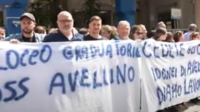 asl avellino protesta dei socio sanitari sbloccate le graduatorie