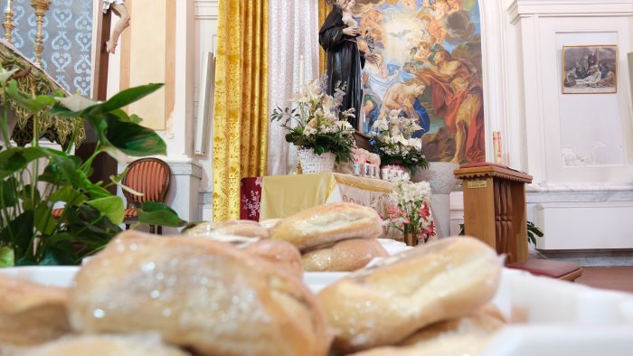 a moiano grande partecipazione per la benedizione del pane di s antonio