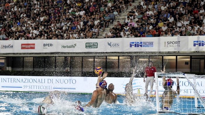 pallanuoto il settebello di dolce e renzuto infiamma il foro italico