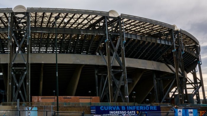 calcio il questore di napoli emette 10 daspo