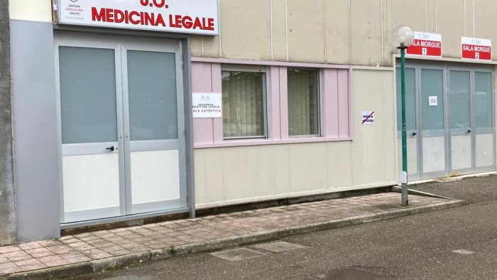 il dramma operata due volte muore a 51 anni in ospedale disposta l autopsia