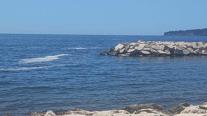 a napoli il mare e sempre piu sporco emergenza posillipo