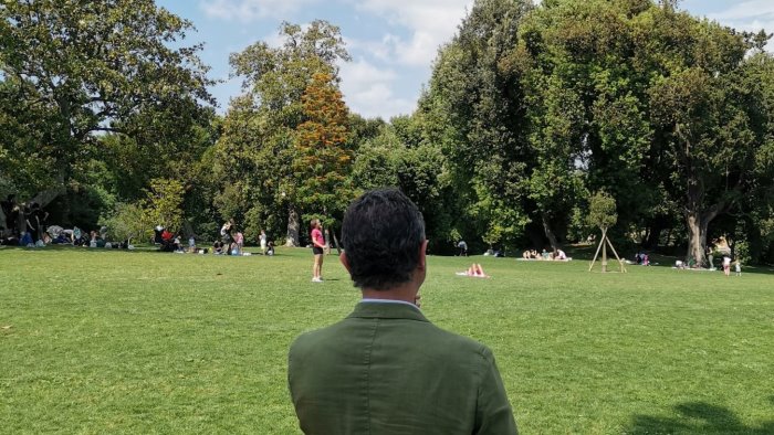 napoli dopo allerta meteo parco capodimonte aperto e parco del poggio chiuso