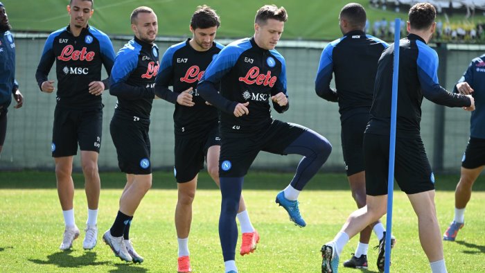 napoli due amichevoli nel ritiro di dimaro contro anaune e spal