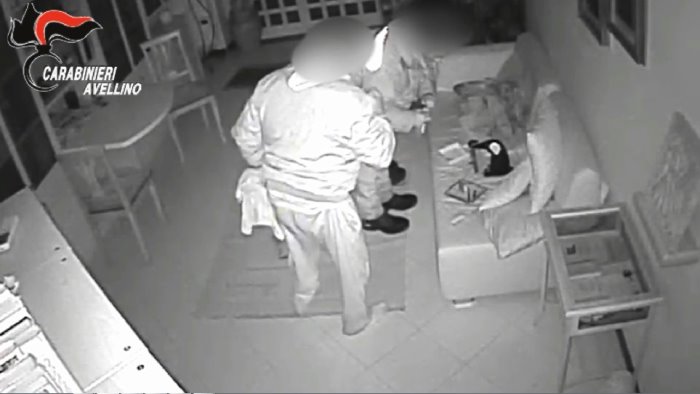 terrore in una villa di atripalda anziano mette in fuga i banditi dopo il colpo