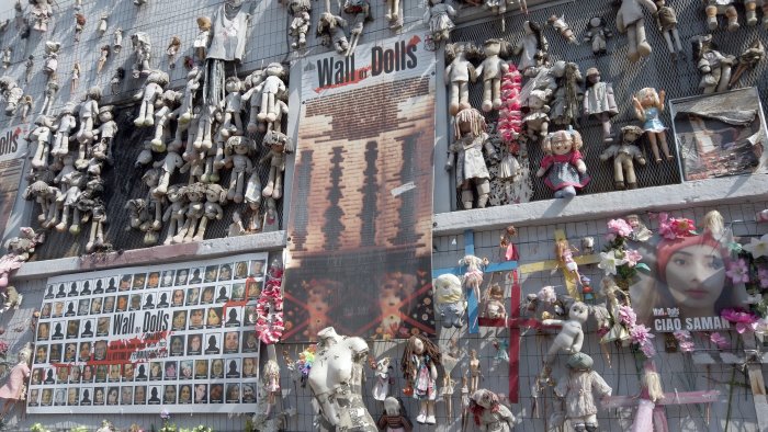 femminicidio il comune di napoli aderisce al flash mob per giulia tramontano