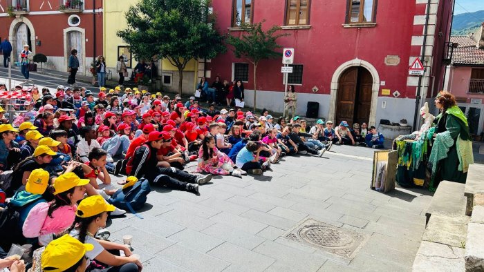 grotte di pertosa auletta strillafest con greenpace legambiente e universita