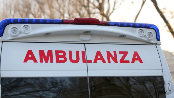 incidente stradale a san cipriano picentino grave un 26enne