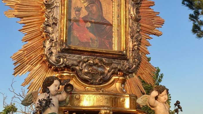 san lorenzo maggiore celebra la madonna della strada