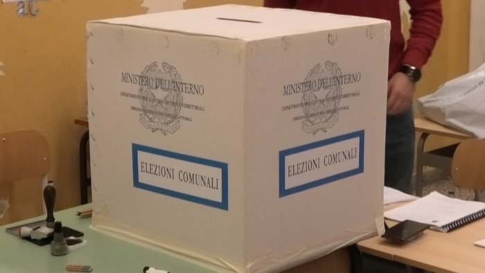 frasi omofobe agli studenti di salerno bufera sul candidato a sindaco alfano