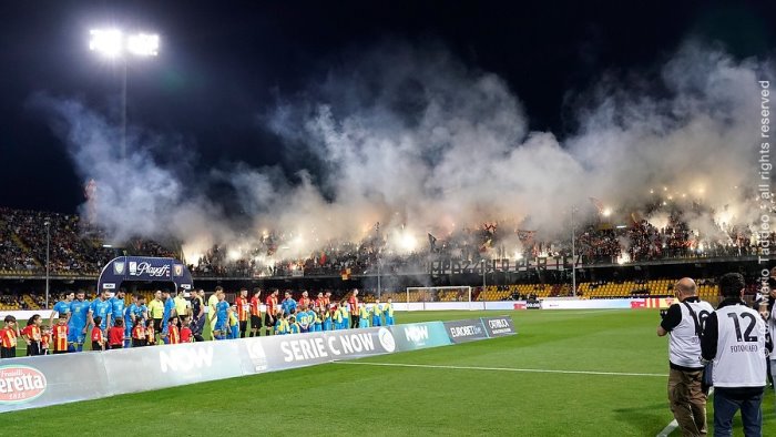 benevento fuori dai play off tutte le foto del match con la carrarese