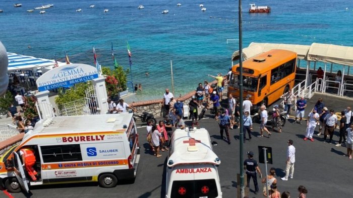 capri l acqua torna in serata intanto sull isola arrivano le autobotti