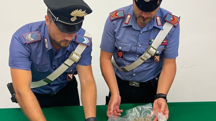castellammare carabinieri arrestano incensurato per droga