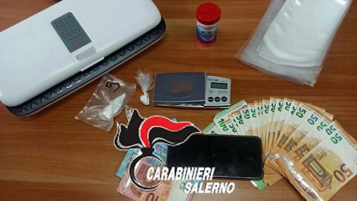 buccino trovato con la droga addosso arrestato