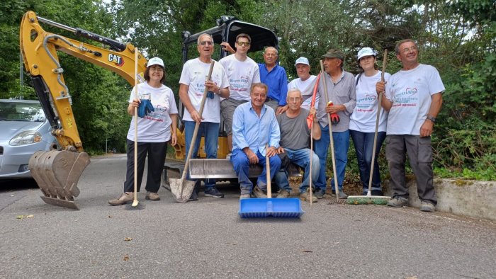 ripulite le strade di contrada san vitale grazie ai volontari