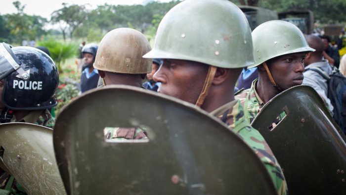 le rivolte contro le tasse hanno scosso il kenya 5 morti e decine di feriti
