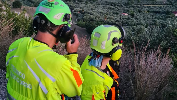 tragedia sfiorata sul monte tifata a san prisco 40enne precipita da una falesia