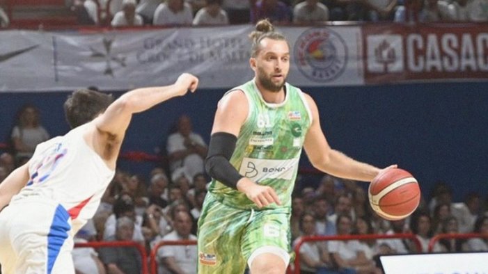 finale playoff anche gara 2 e della fabo herons del fes avellino ko 81 60