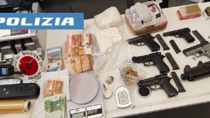 armi e droga lotta alla criminalita nell area occidentale di napoli