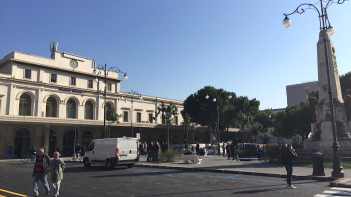 lavori sulla tratta ferroviaria salerno potenza si viaggia solo in bus