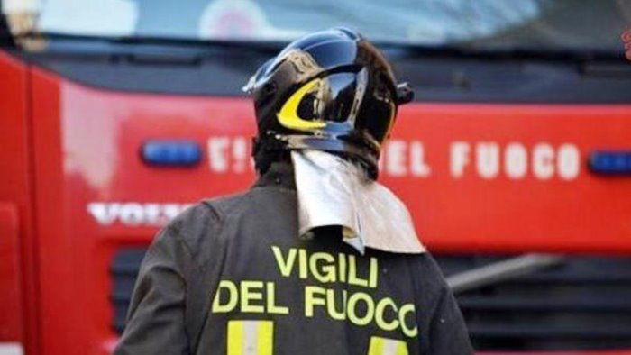 paura a nocera bombola del gas esplode in casa