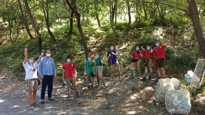 amore per il territorio volontari in azione in localita colle della maddalena