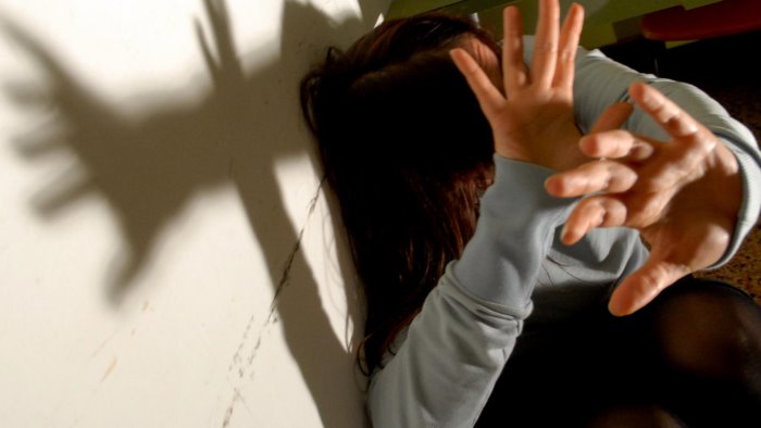 violenza sessuale ritardo mentale la 18enne va ascoltata in forma protetta