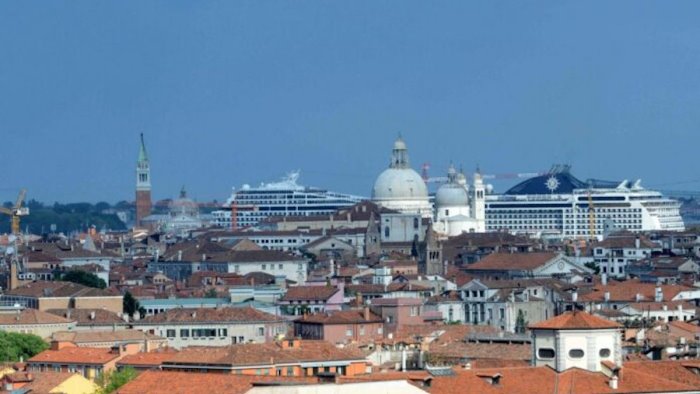 dall 1 agosto stop alle grandi navi a venezia