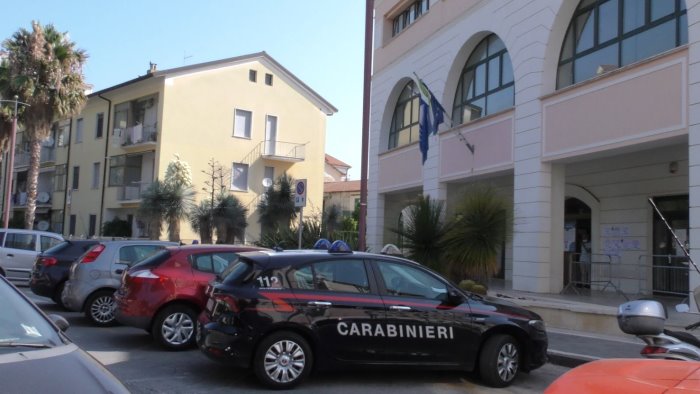 corruzione peculato e appalti truccati bufera al comune di agropoli