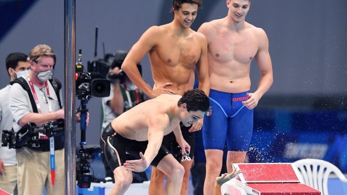 nuoto azzurri della 4 100 argento a tokyo scritta la storia