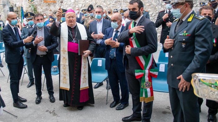 la guardia di finanza torna ad amalfi nuova sede in lungomare dei cavalieri